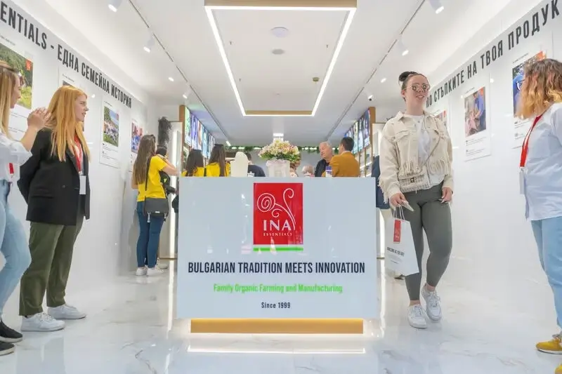 InaEssentials, an International Organic Cosmetics Brand InaEssentials, an International Organic Cosmetics Brand